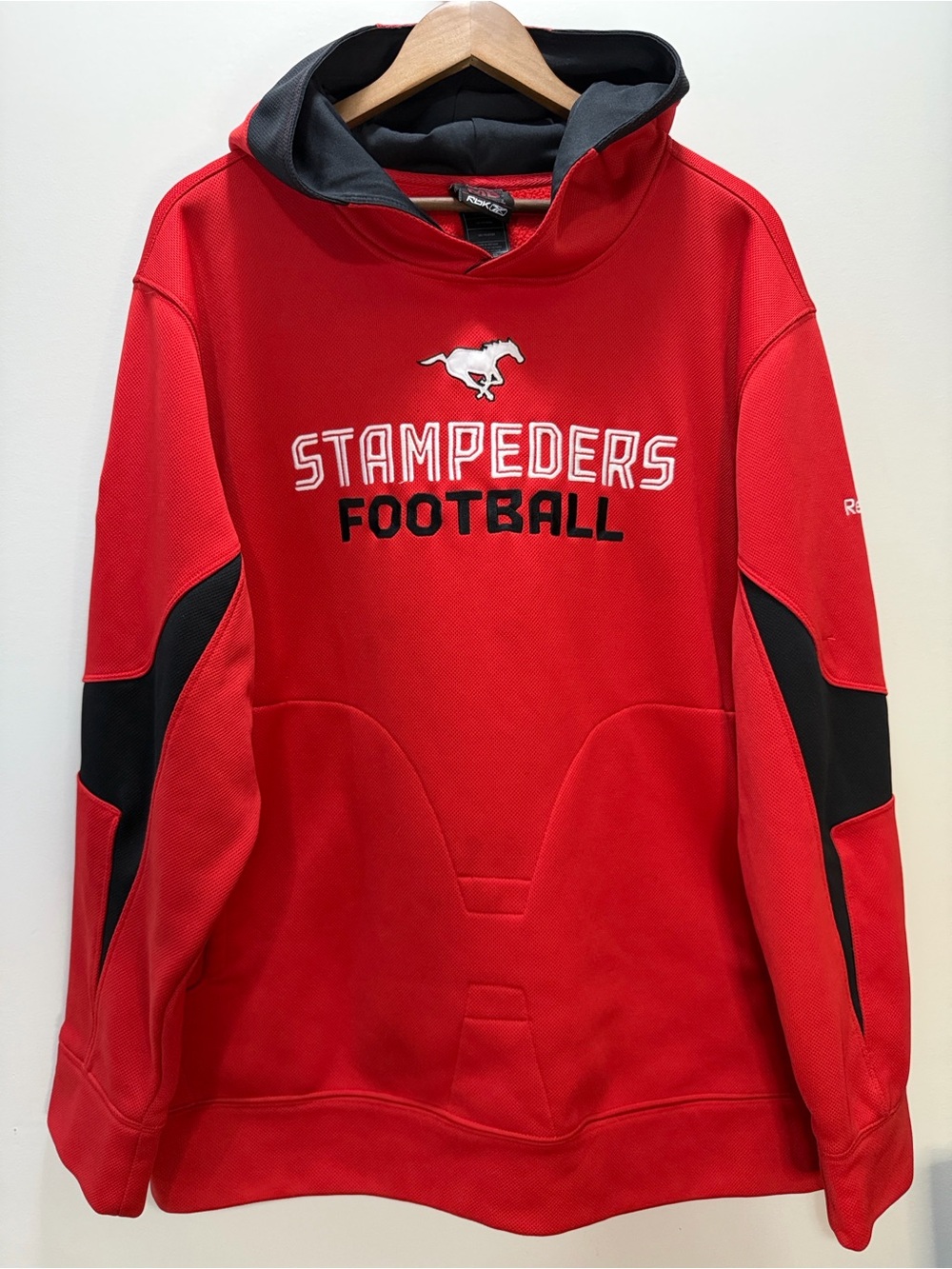 Vintage Reebok Men’s Red Calgary Stampeders Football Jersey Hoodie Size XL